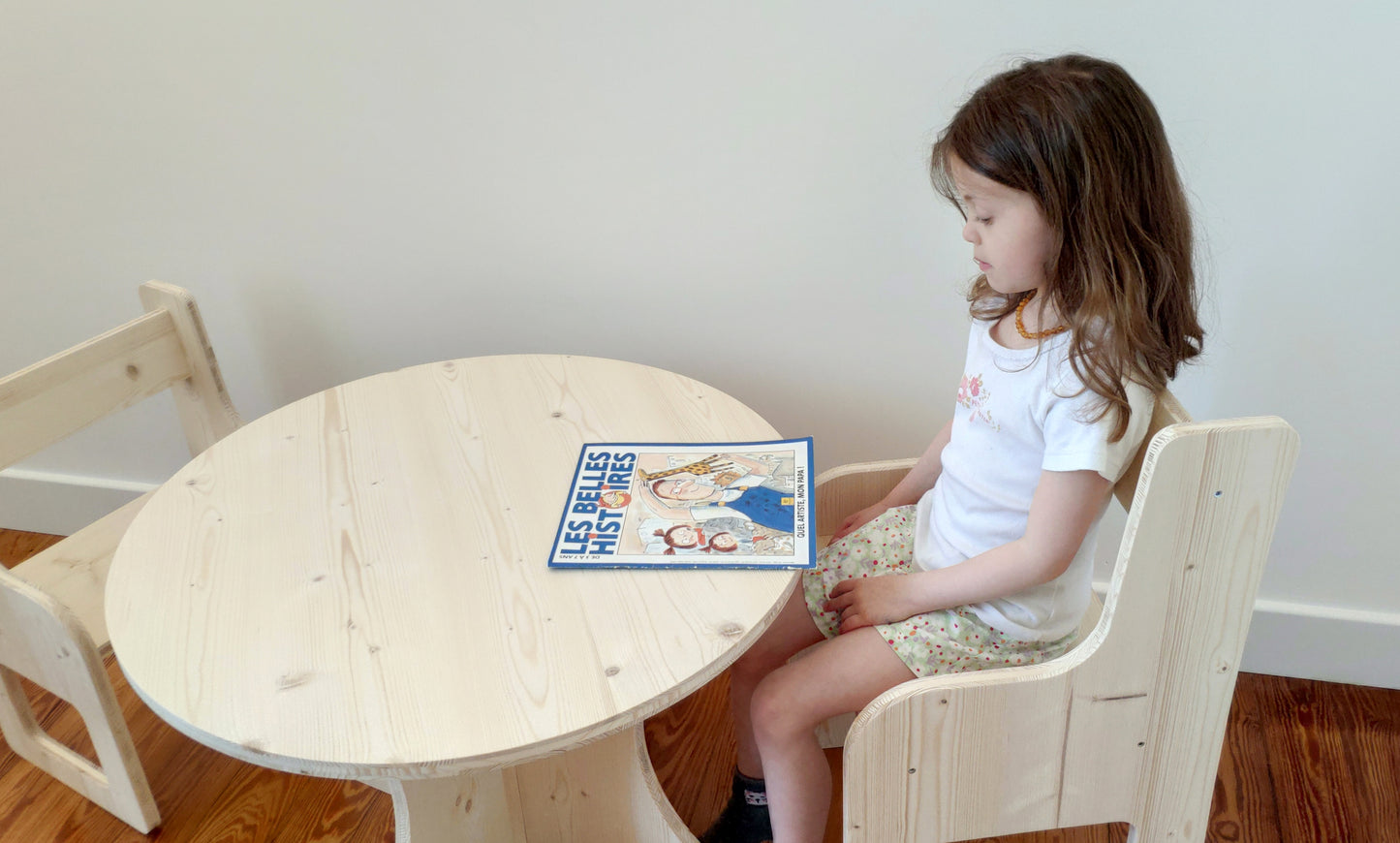 Bureau rond enfant