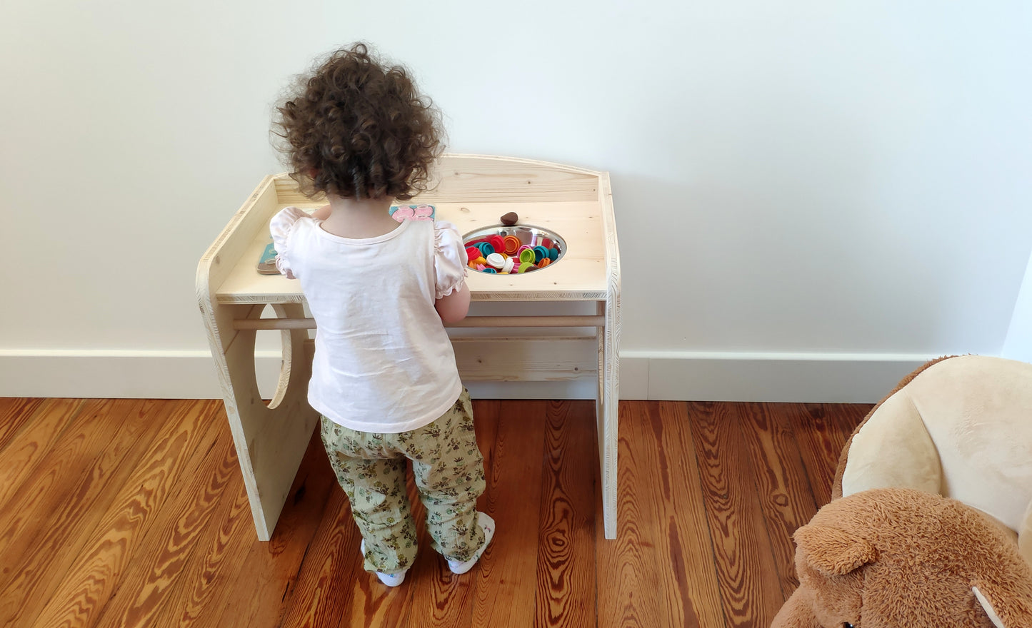 Bureau / Table d'éveil et d'apprentissage Montessori enfant