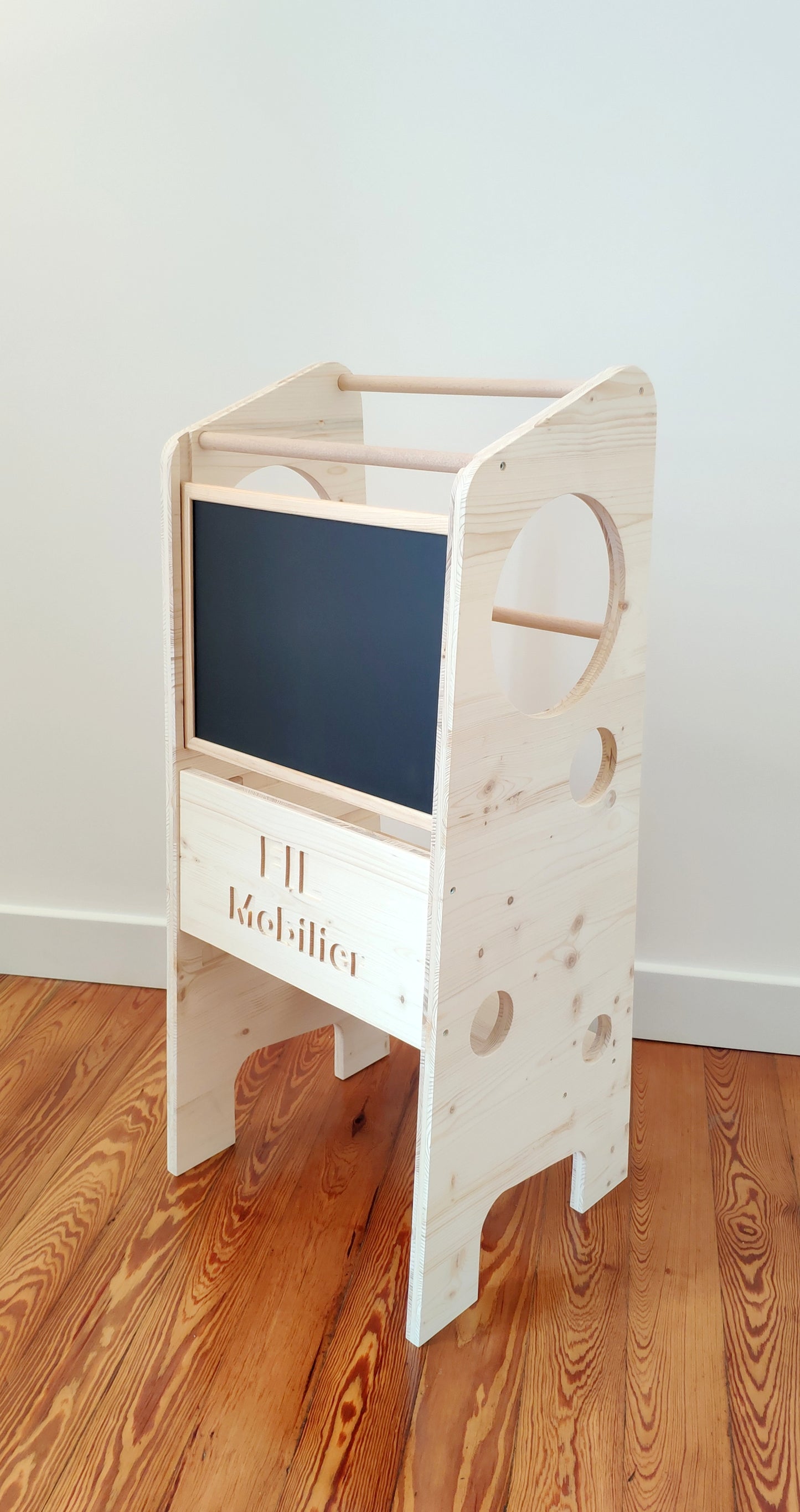 Tour d'apprentissage évolutive Montessori avec tableau amovible