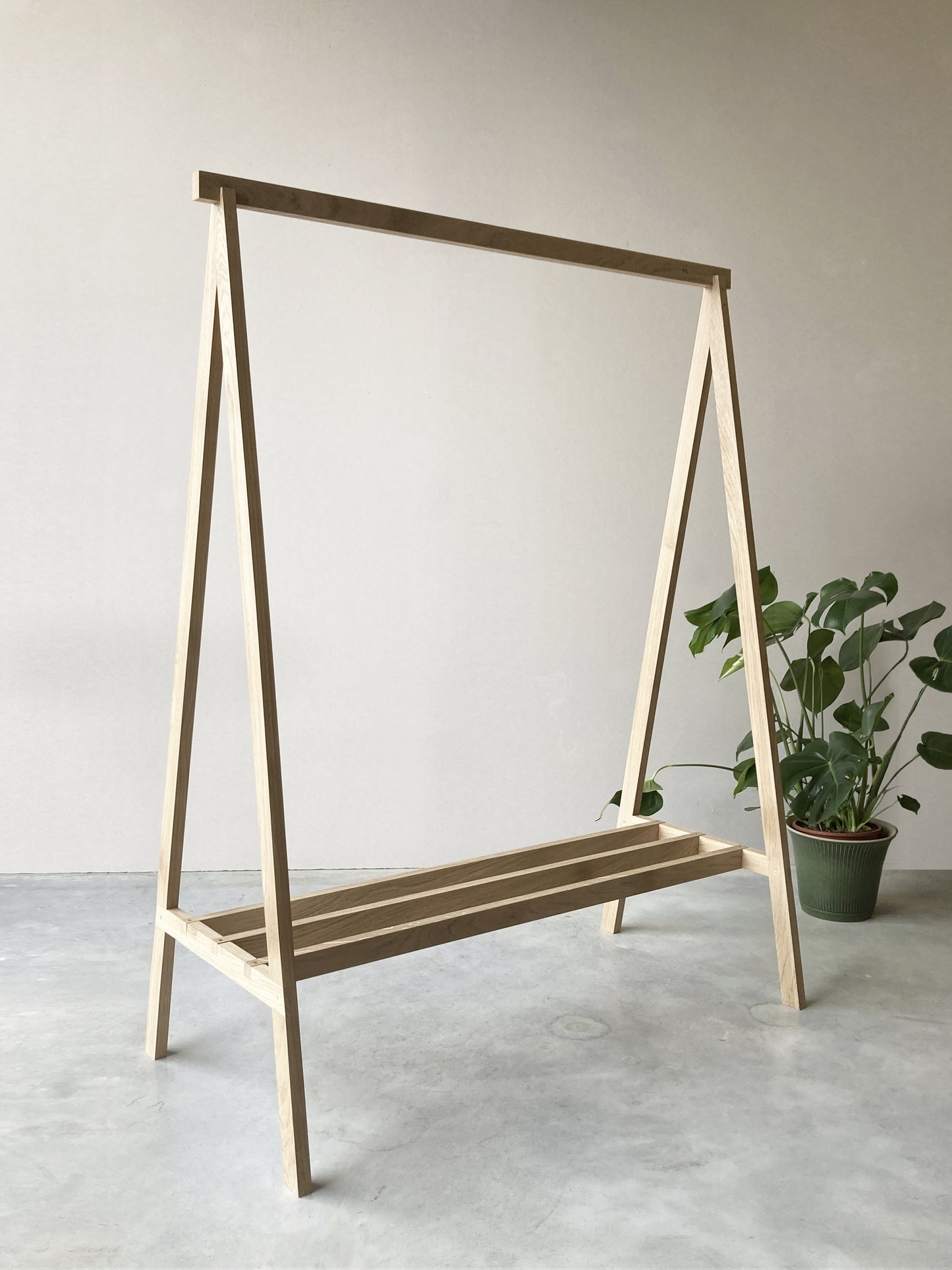 Clothes rack / wardrobe in solid oak from France