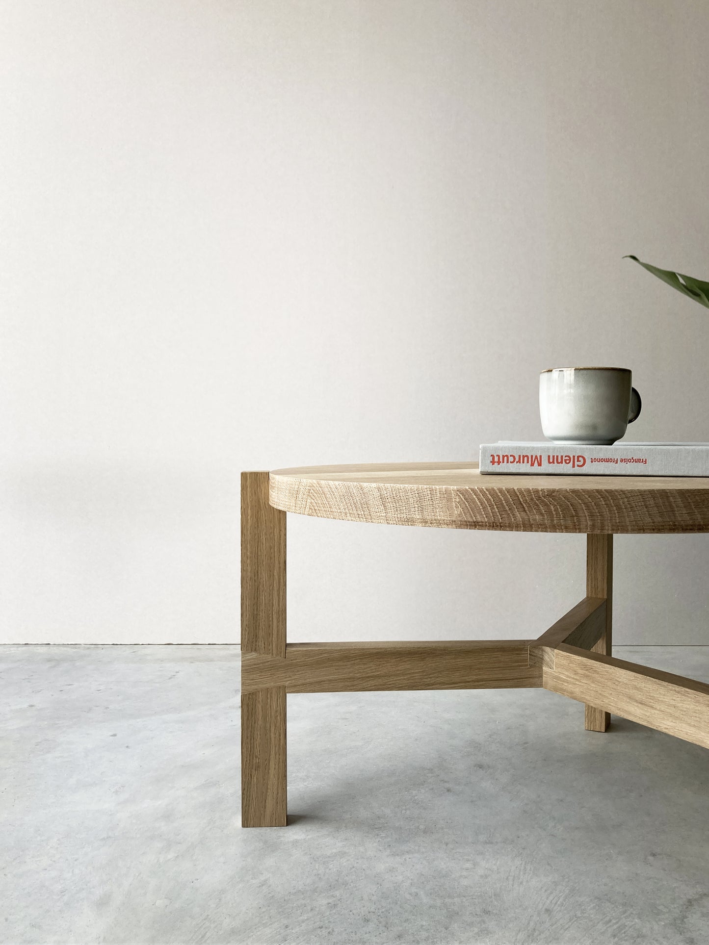 Round coffee table in solid French oak