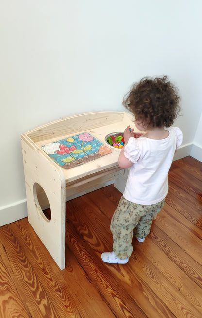 Bureau / Table d'éveil et d'apprentissage Montessori enfant